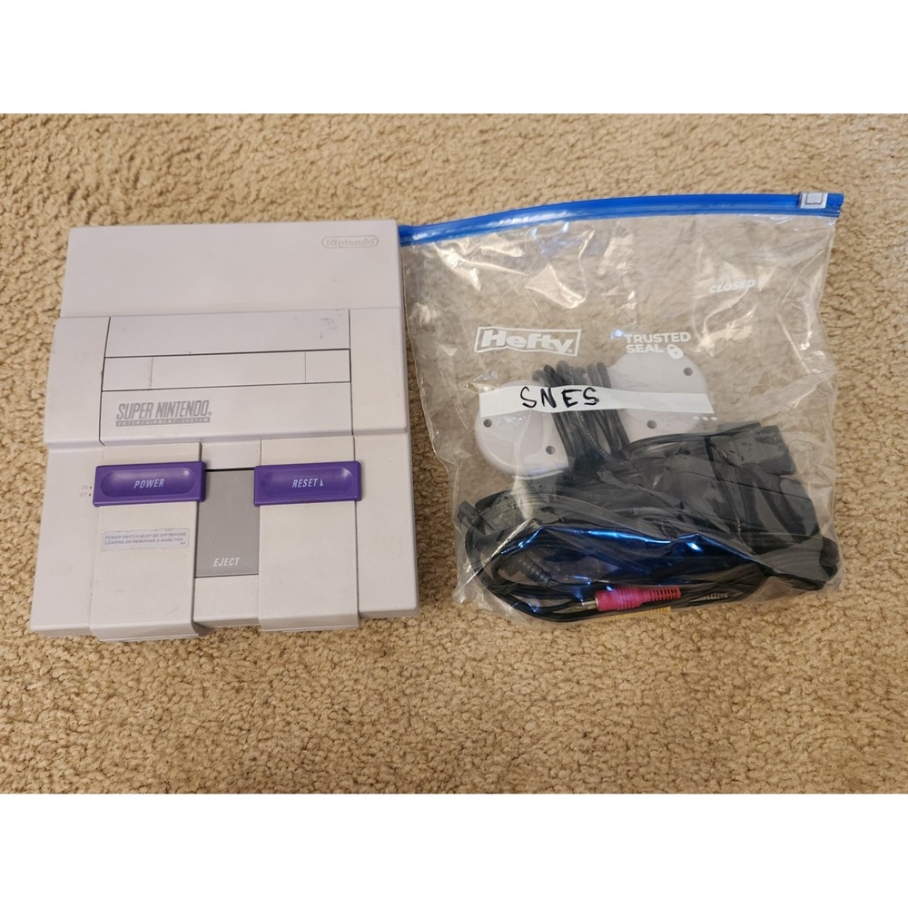 SNES System W Controller + Cords TESTED